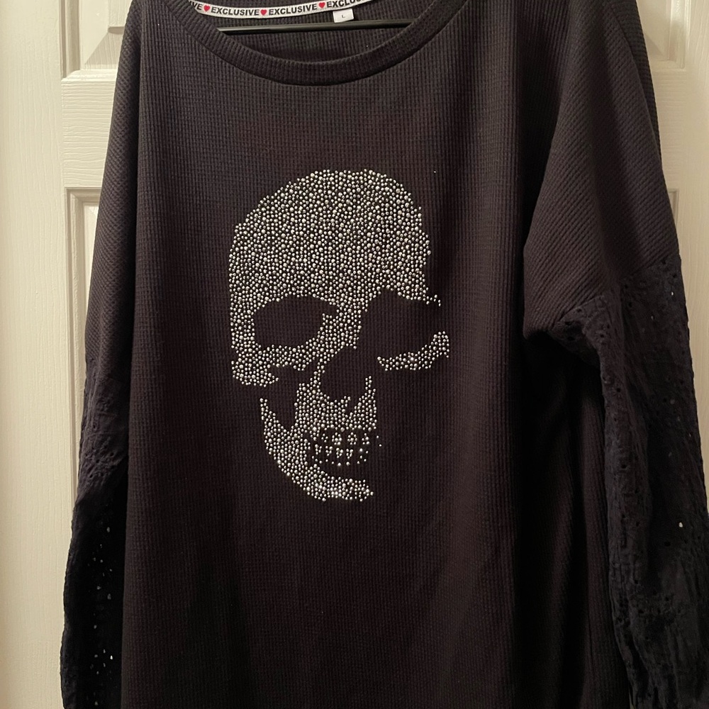 Black Skull Embellished Long Sleeve Top